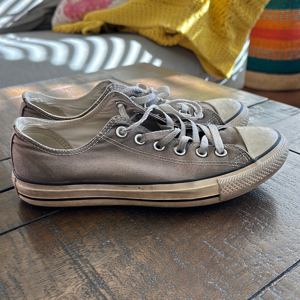Gray Low top Converse - Women’s 9